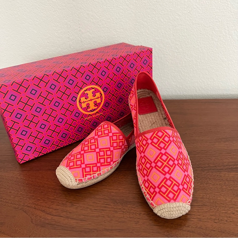 Tory Burch Classic Honeysuckle/Red Volcano Canvas Espadrille Size 7.5 New in Box